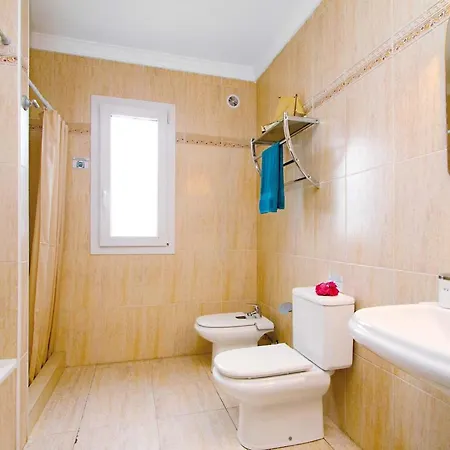 فيلة Puerto Del Carmen Sleeps 6 Wifi